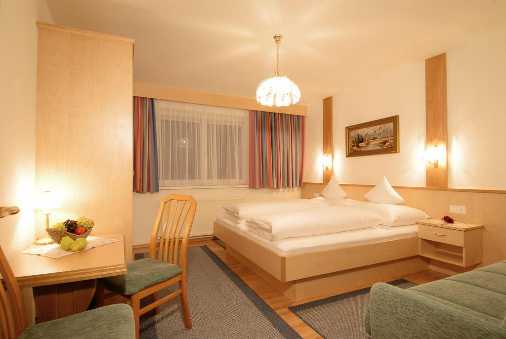 Hotel Edelweiss Pfunds Zewnętrze zdjęcie